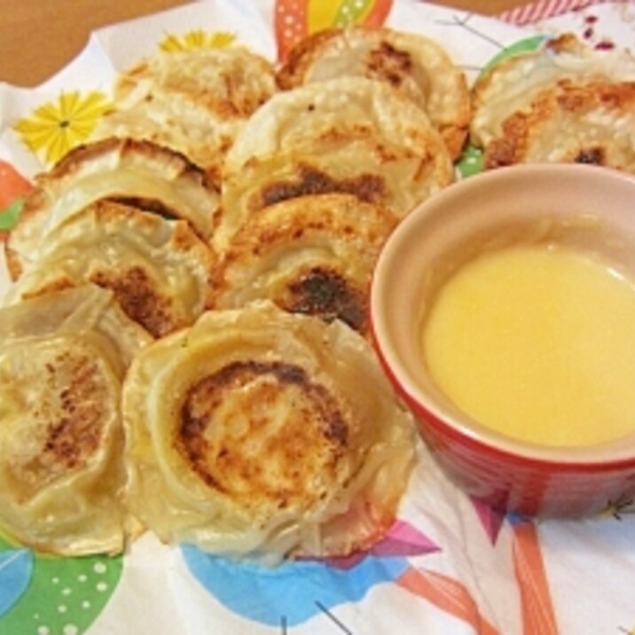 フライパンでok 餃子の皮でクリームアップルパイ レシピ 作り方 By たちつてともこ 楽天レシピ フライパンでok 餃子の皮でクリームアップルパイ レシピ 作り方 By たちつてともこ 楽天レシピ